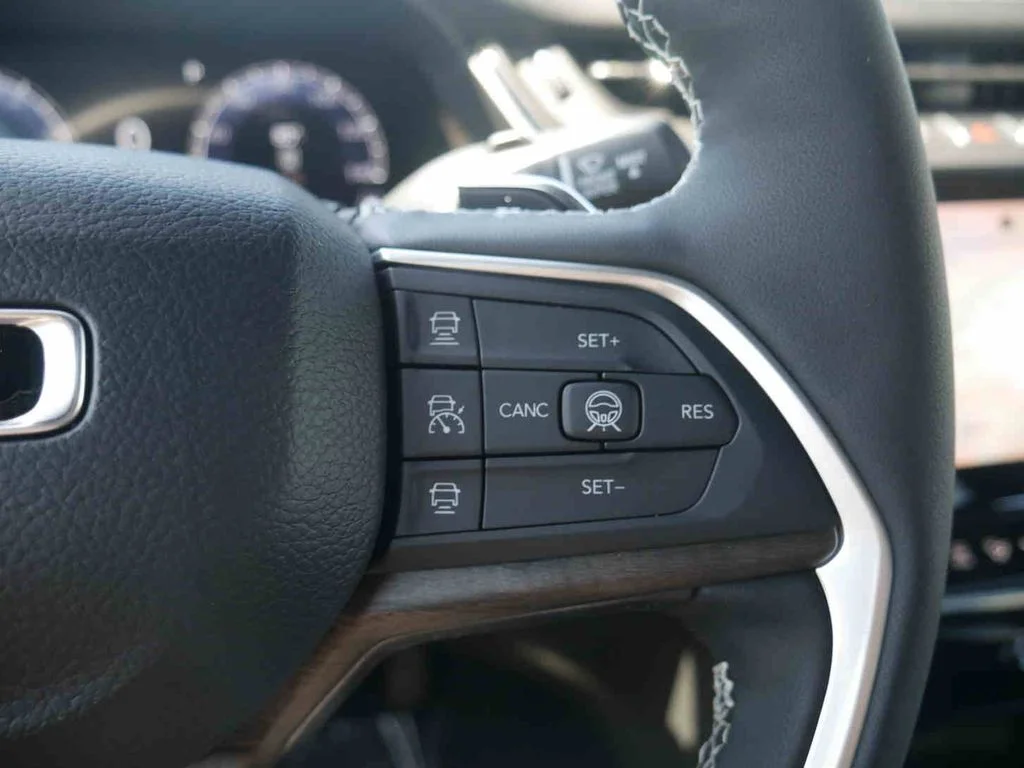 New 2026 White Jeep Altitude image 34