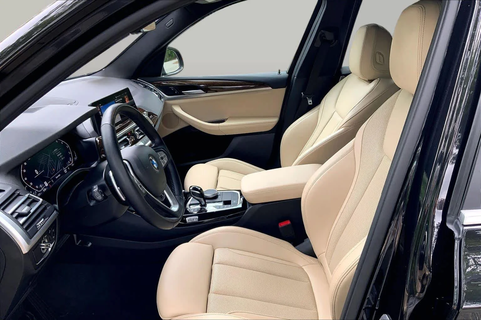 Used 2023 Black Sapphire Metallic BMW xDrive30i image 8