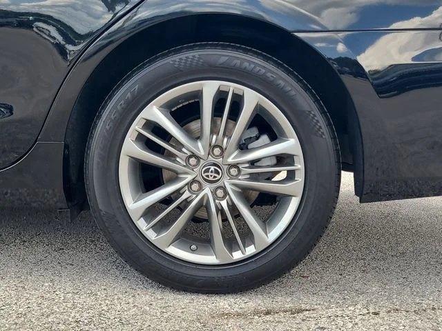 Used 2017 Black Toyota SE image 8