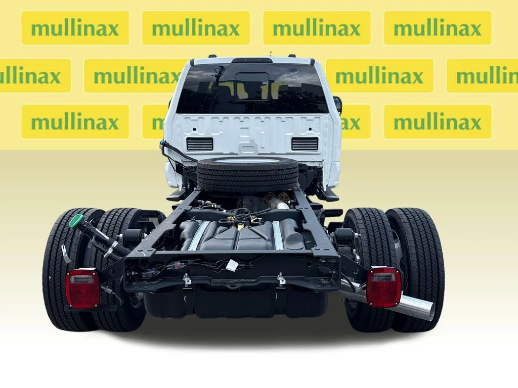 2026 Ford F-550 Super Duty Chassis Cab XL - Photo 11