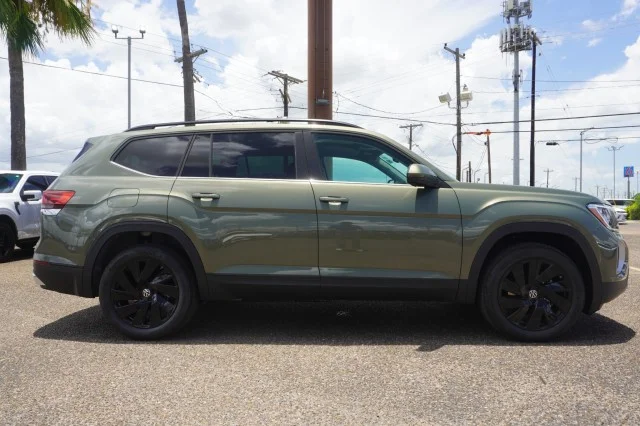New 2026 Avocado Green Pearl Volkswagen 2.0T SE w/Technology image 4