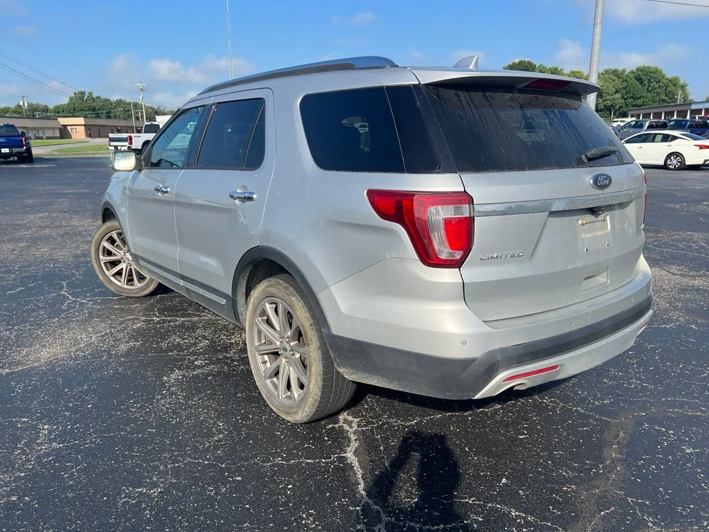 Used 2017 Ingot Silver Ford Limited image 4