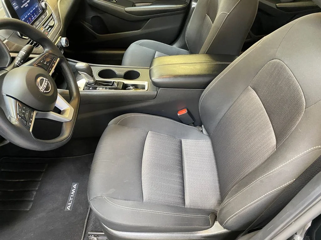 Used 2025 Black Nissan 2.5 SV image 18