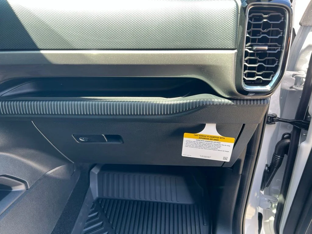 New 2026 Oxford White Ford XLT image 26