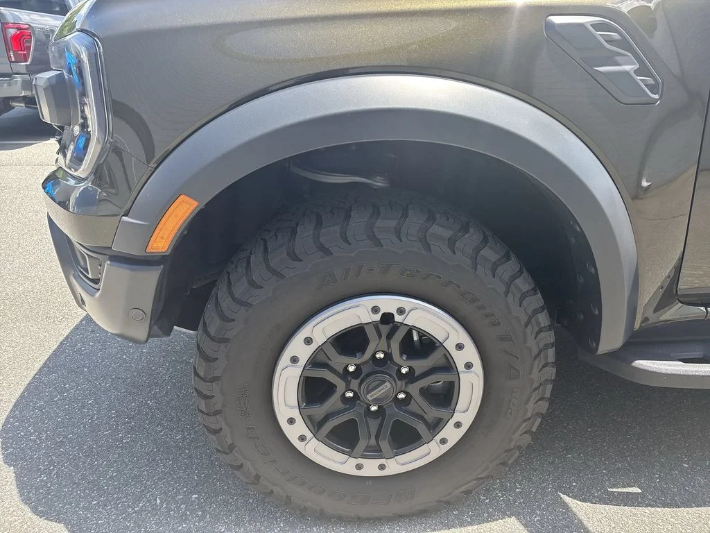 Used 2024 Green Ford Raptor image 18