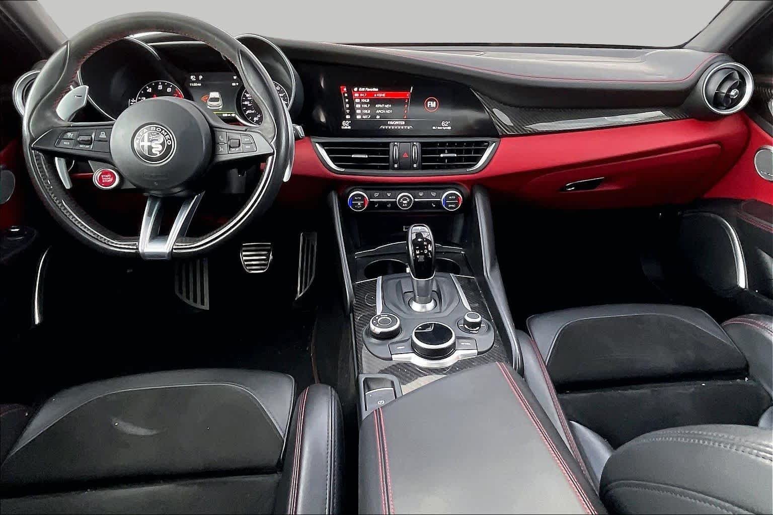Used 2018 Vesuvio Gray Metallic Alfa Romeo  image 16