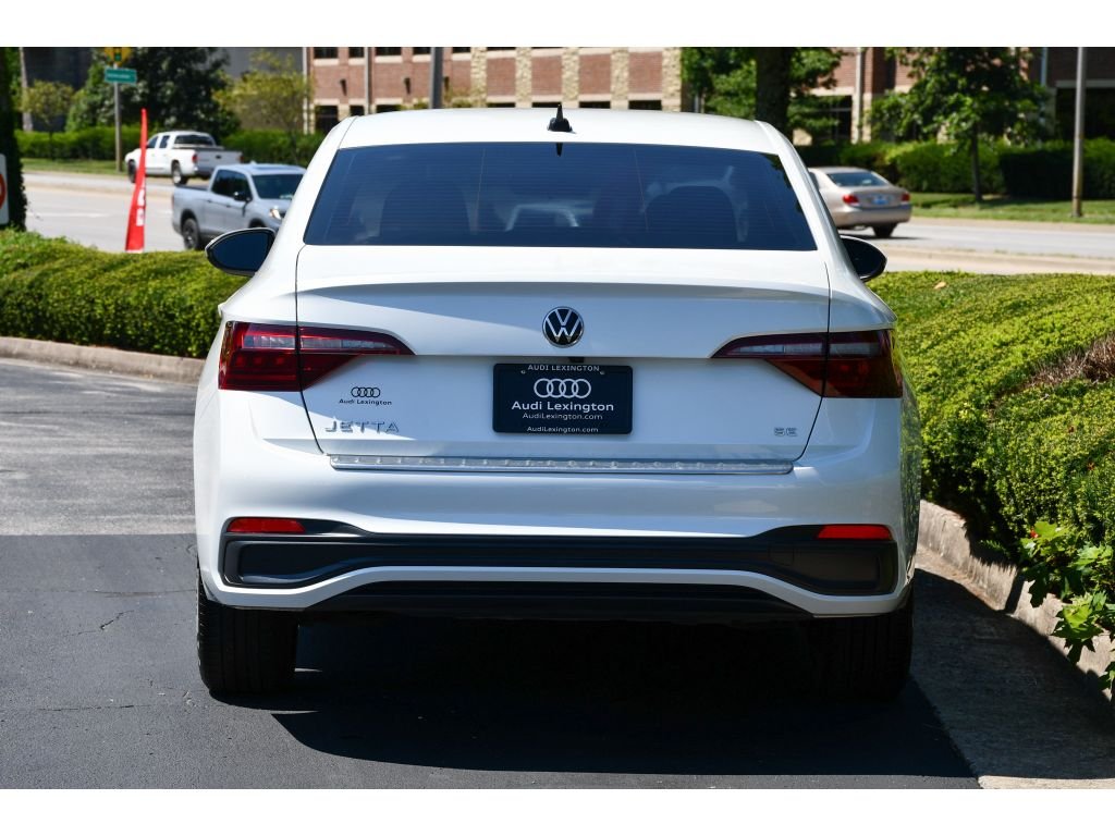 Used 2023 Opal White Pearl Volkswagen SE image 5