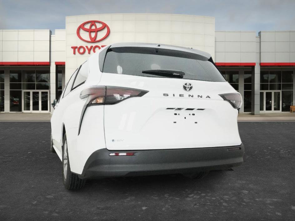 New 2026 Ice Cap Toyota LE image 21