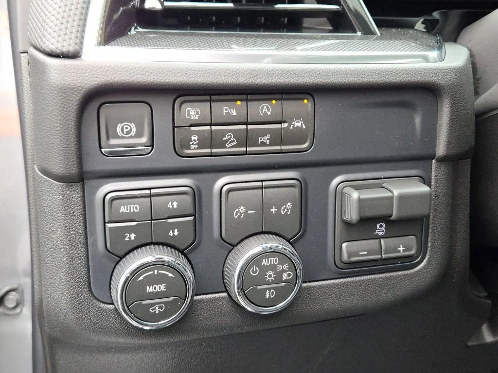 2026 Chevrolet Suburban RST - Photo 29
