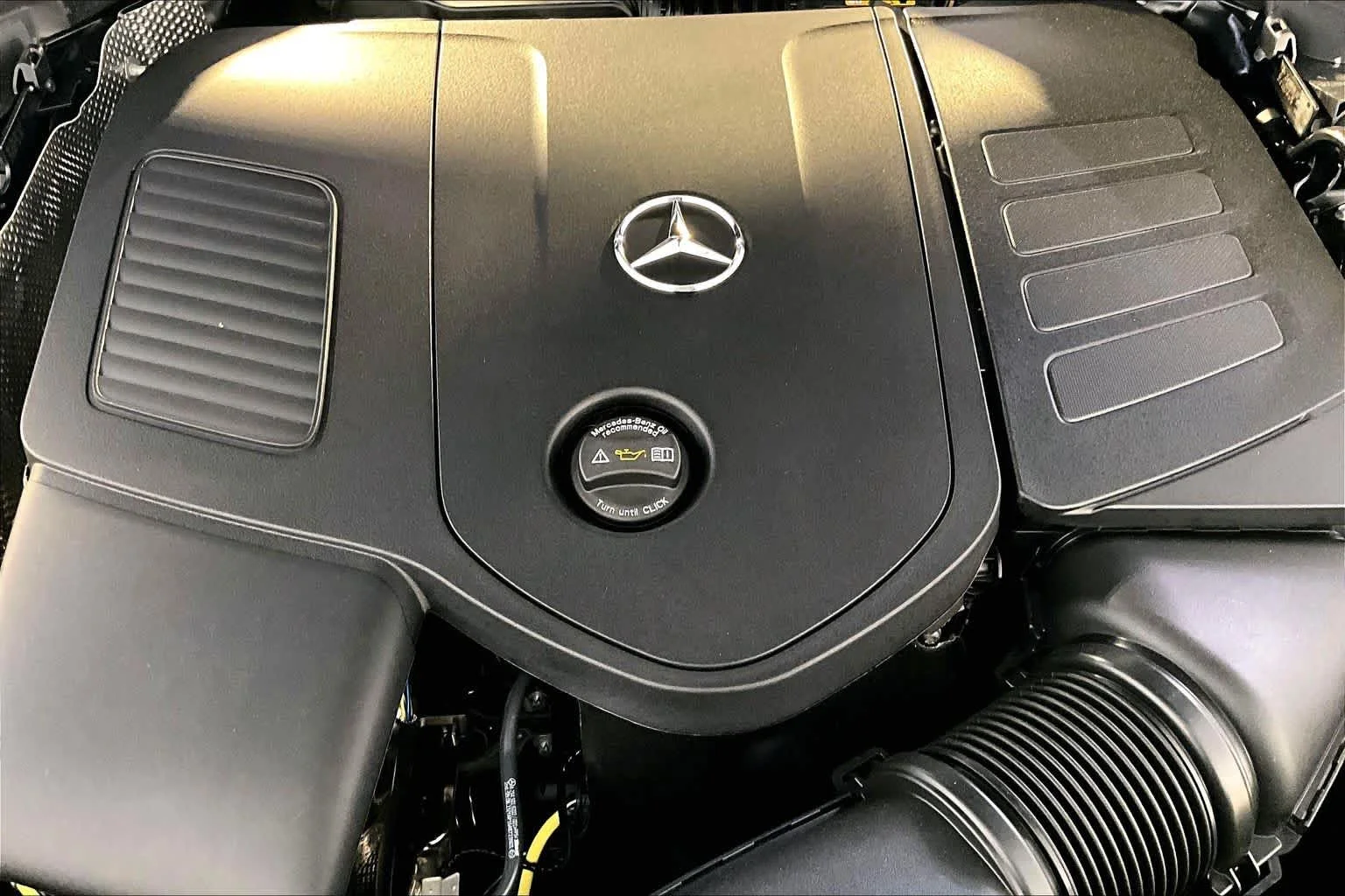 New 2026 Obsidian Black Metallic Mercedes-Benz GLC 300 image 15