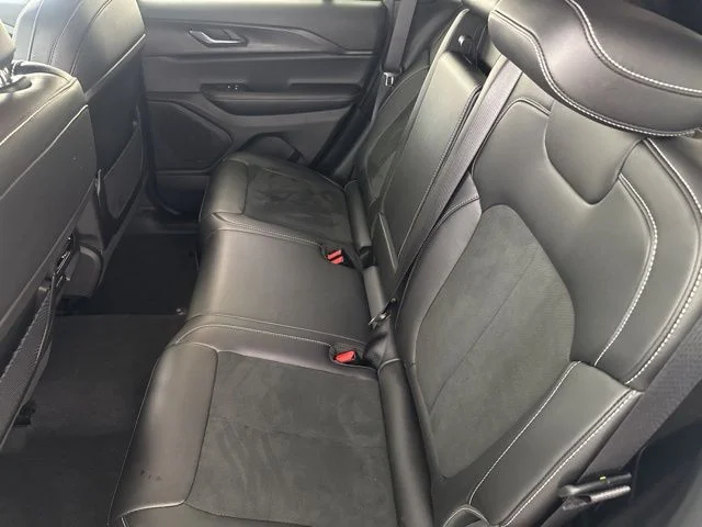 Used 2025 Silver Jeep Altitude image 29