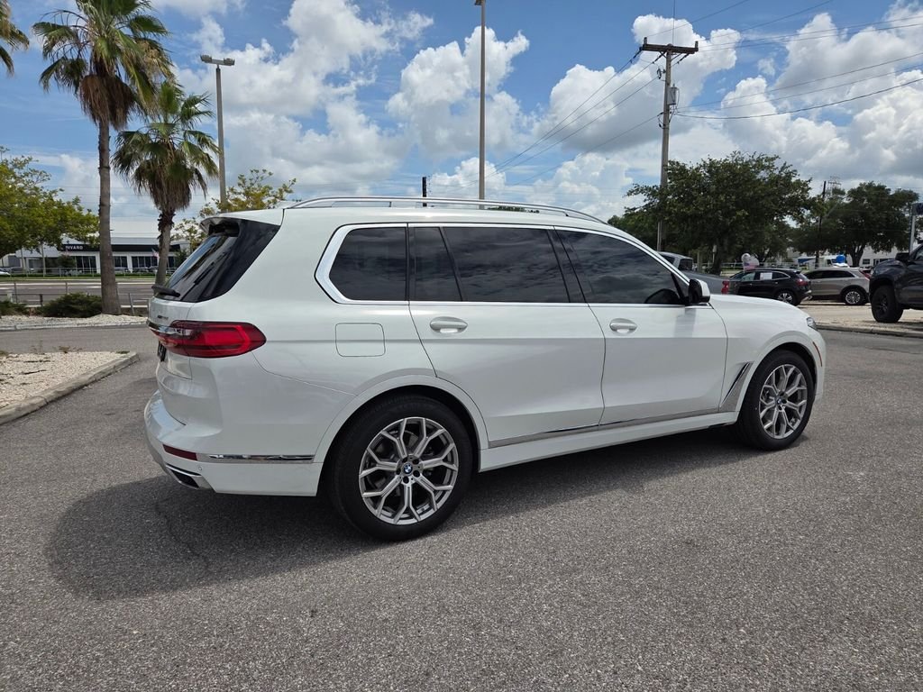Used 2021 White BMW xDrive40i image 15