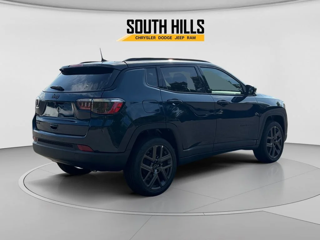 New 2026 Fathom Blue Pearl-Coat Exterior Paint Jeep Limited image 5