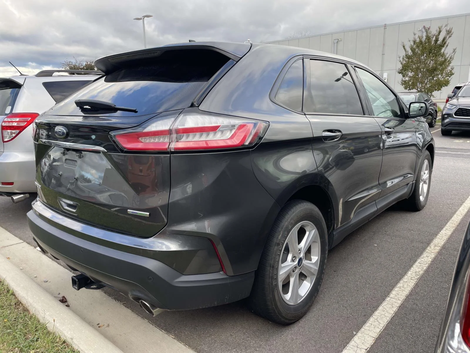 Used 2020 Magnetic Metallic Ford SE image 4