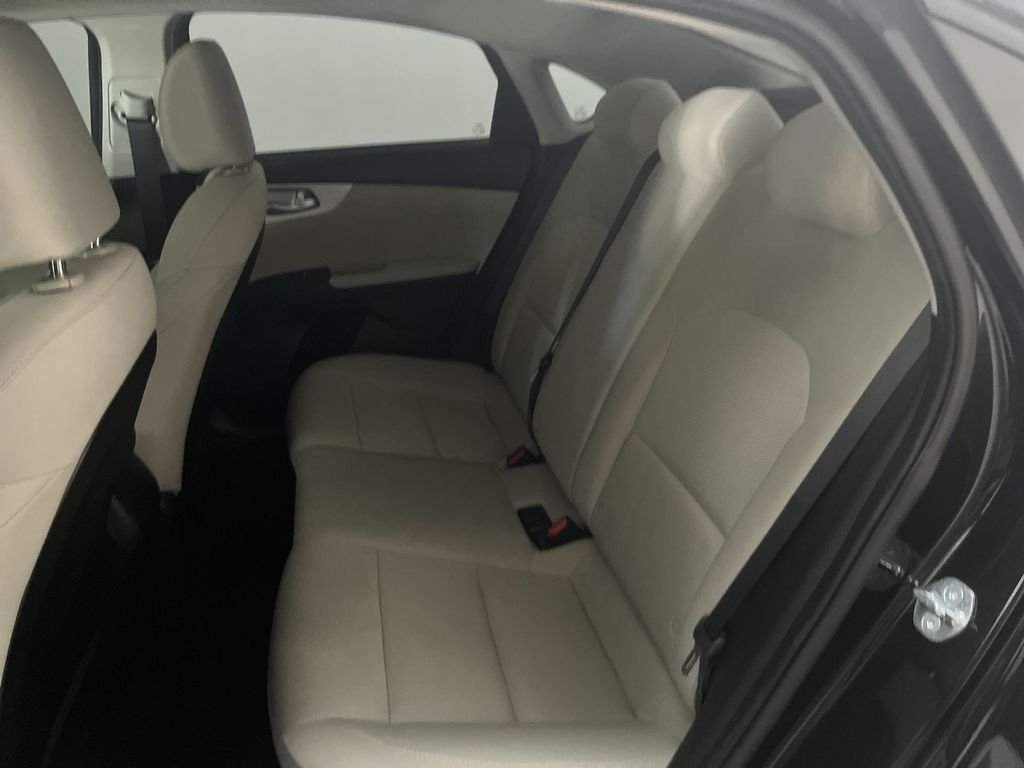 Used 2023 Black Kia LXS image 23