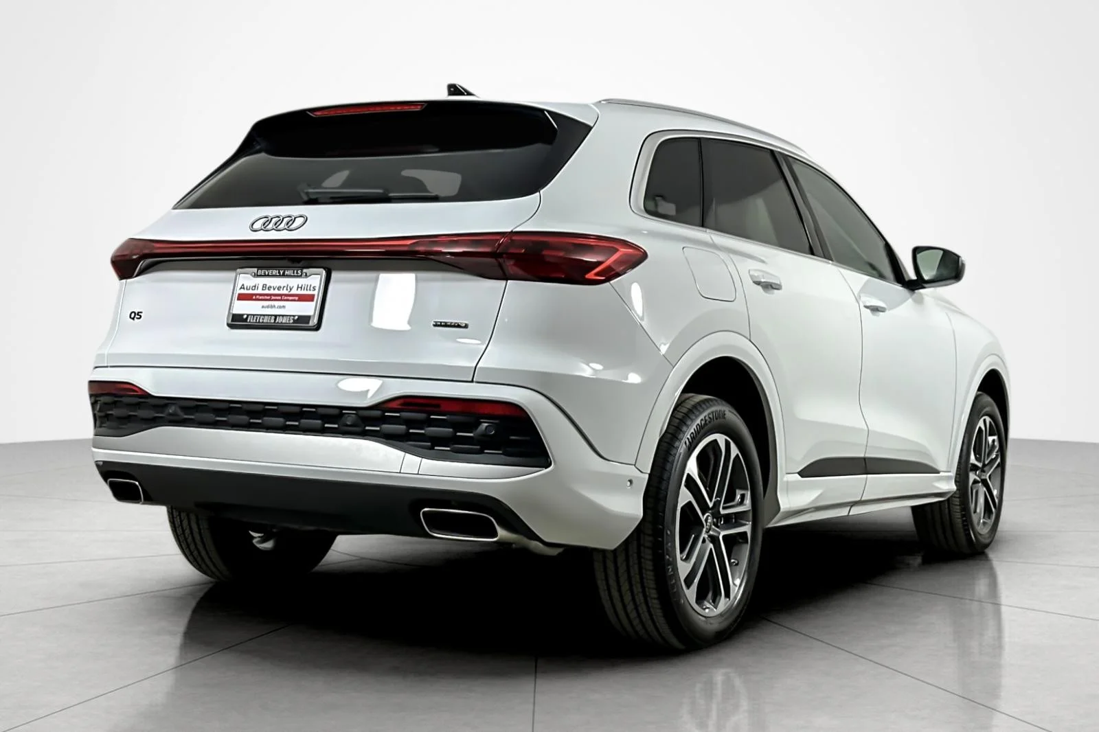 Used 2025 Glacier White Metallic Audi Premium 2.0 TFSI quattro image 5