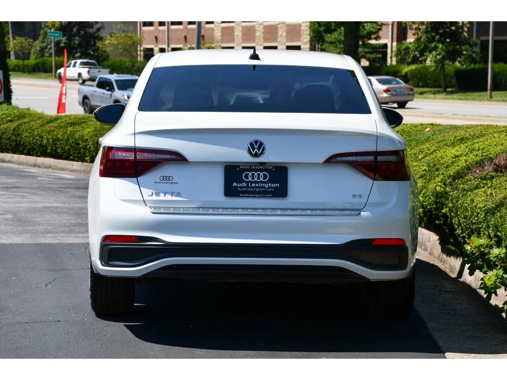 Used 2023 Opal White Pearl Volkswagen SE image 5