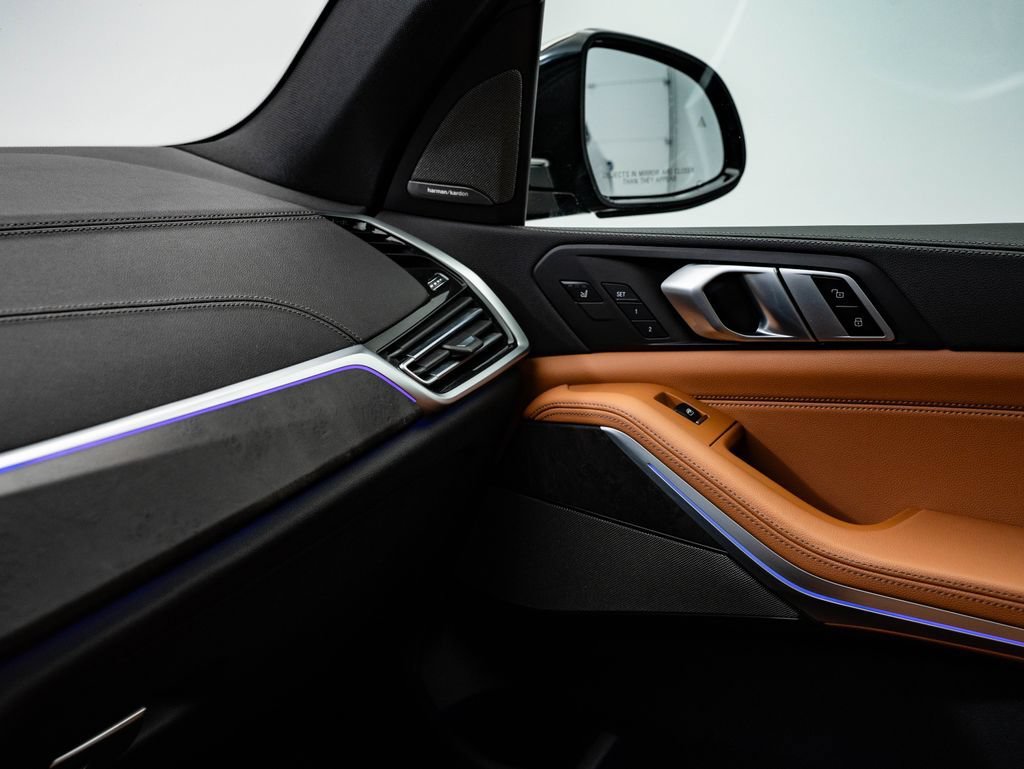 Used 2022 Phytonic Blue Metallic BMW M50i image 43
