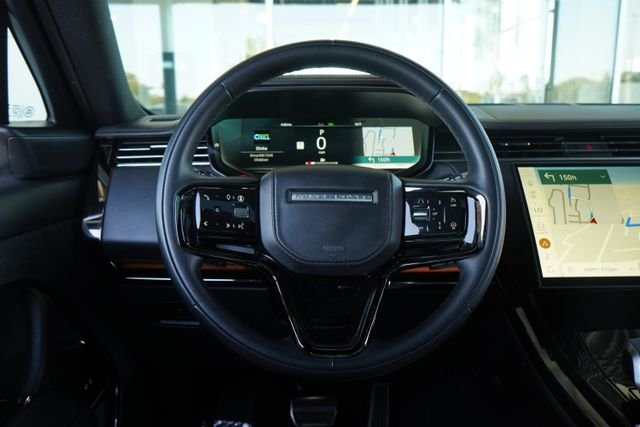 Used 2024  Land Rover Dynamic SE image 15
