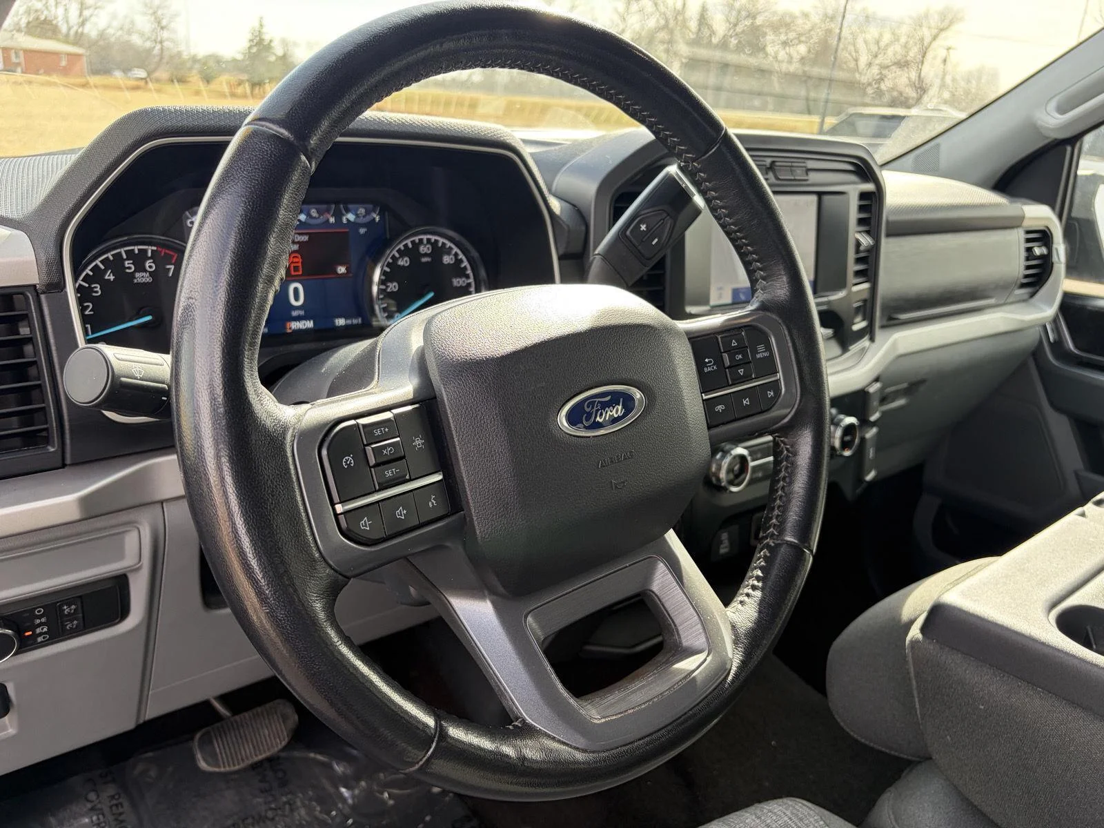 Used 2022  Ford XL image 11