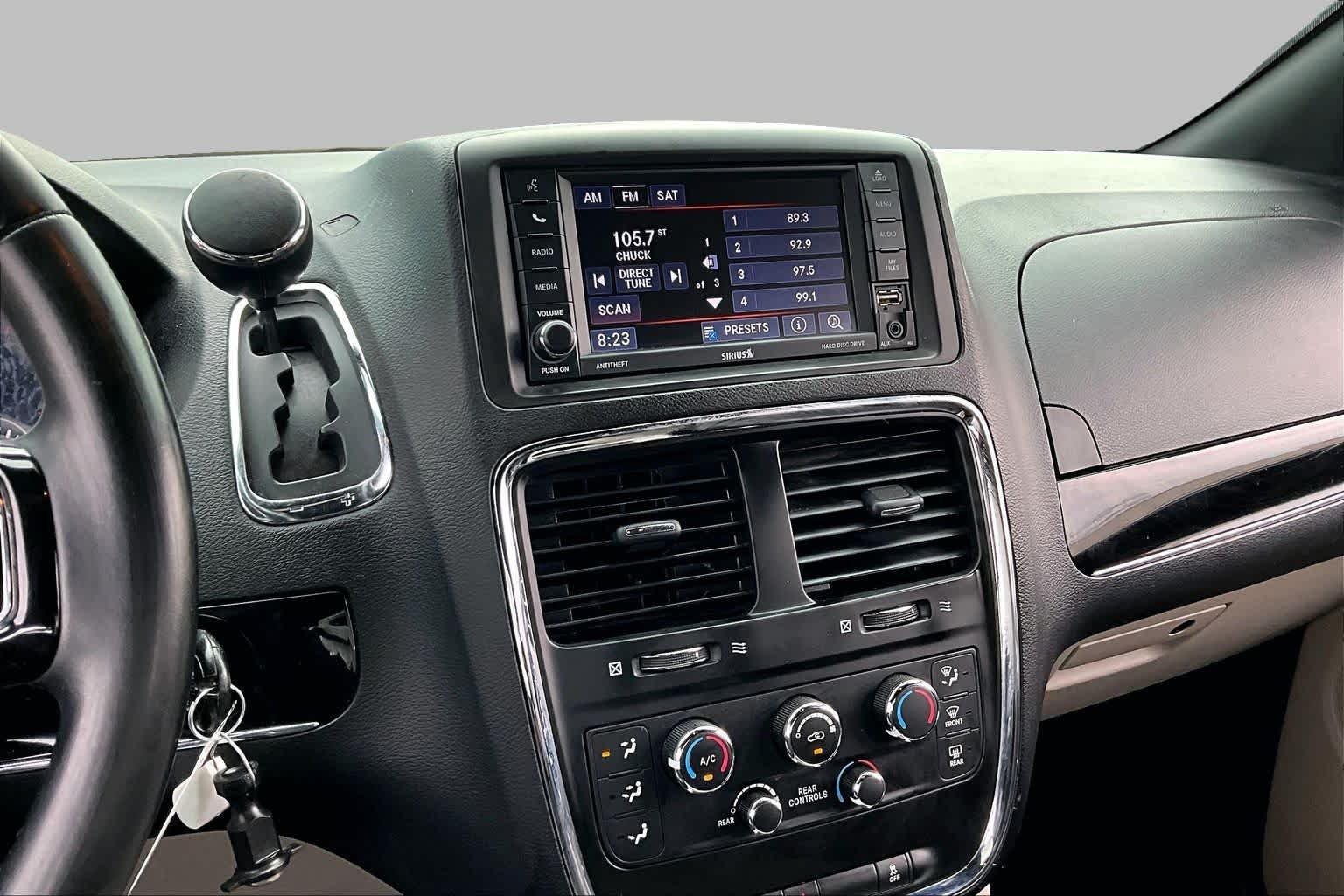 Used 2020 Granite Pearlcoat Dodge SXT image 7