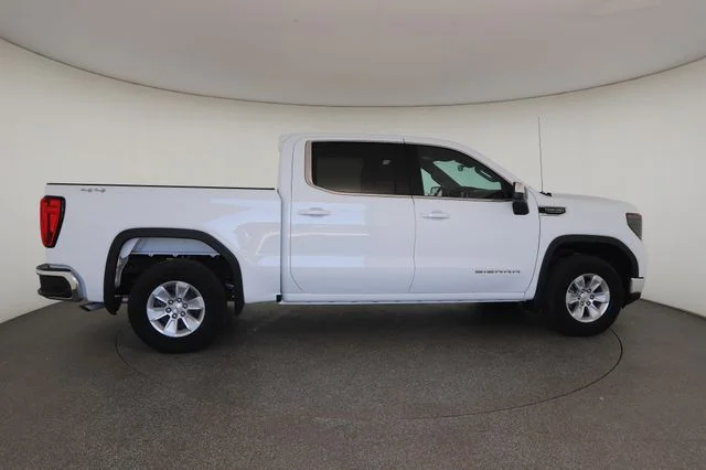 Used 2023 White GMC SLE image 24