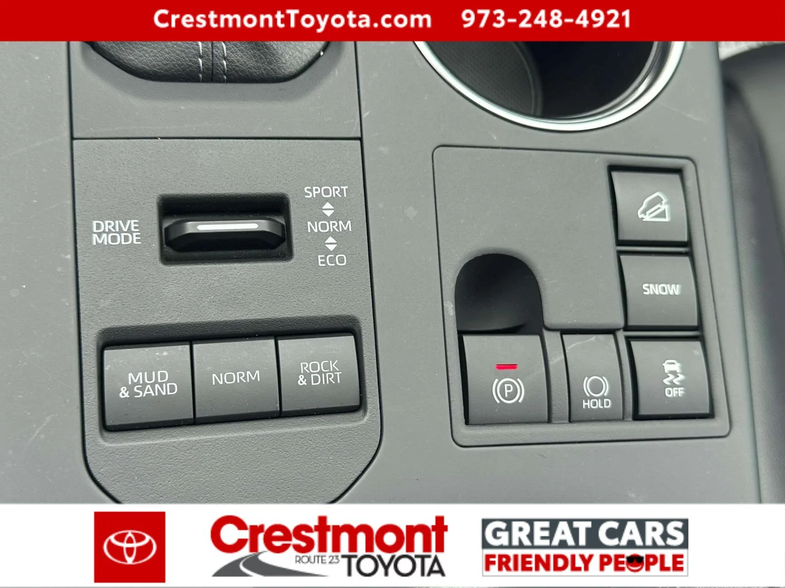 Used 2025 Heavy Metal Toyota XLE image 27