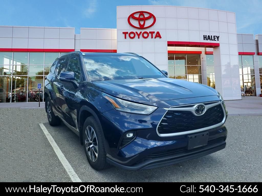 2021 Toyota Highlander XLE 4x4 V6's photo