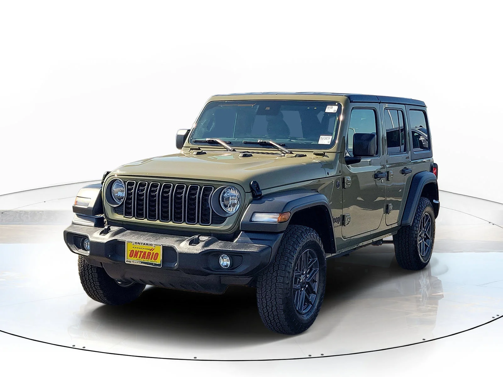 Used 2025 Green Jeep Sport S image 8