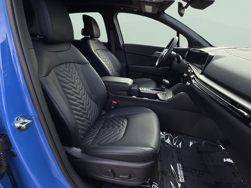Used 2026 Nebular Blue/Black Roof Kia X-Pro Prestige image 21