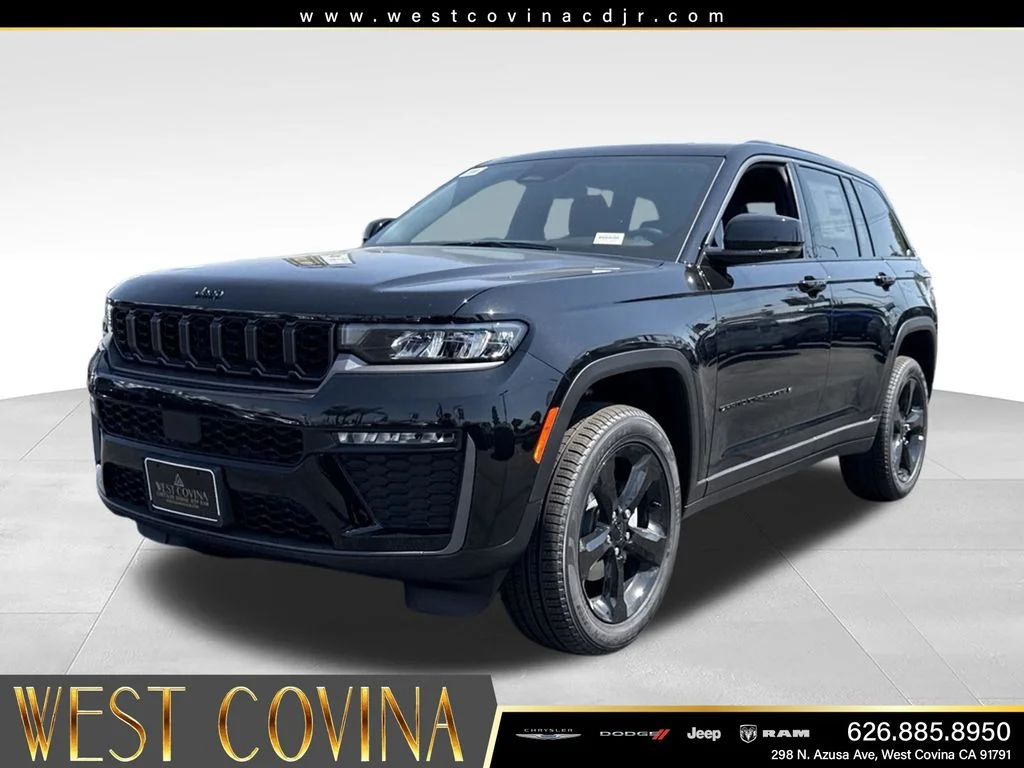 New 2026 Diamond Black Crystal Pearl-Coat Exterior Paint Jeep Limited image 2