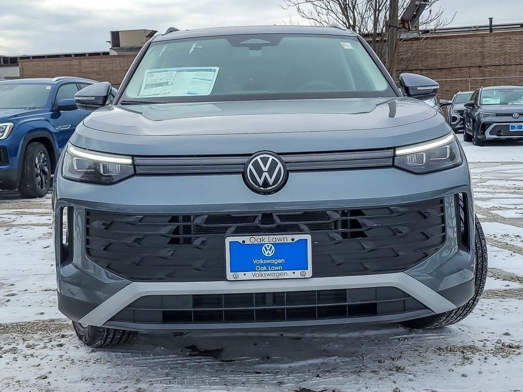 New 2026 Platinum Gray Metallic Volkswagen 2.0T SE image 2