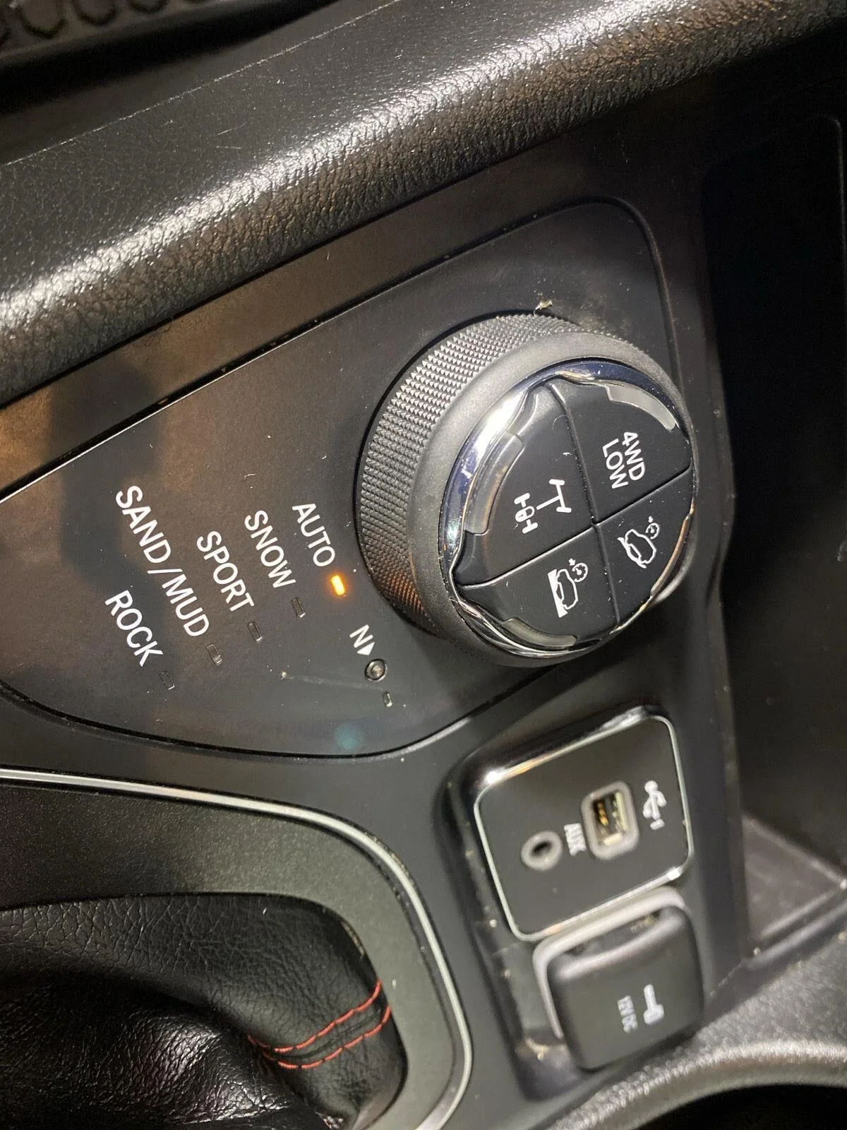Used 2022 Hydro Blue Pearlcoat Jeep Trailhawk image 14