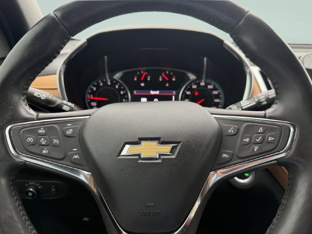 Used 2021 IRIDESCENT PEARL TRICOAT Chevrolet Premier image 31