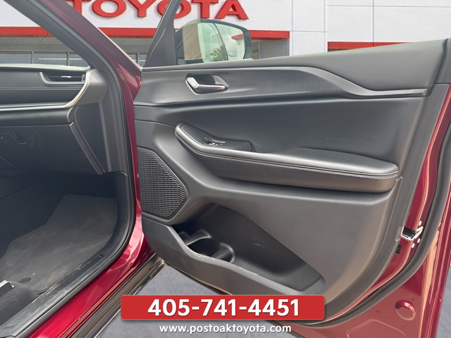 Used 2024 Red Jeep Altitude image 21