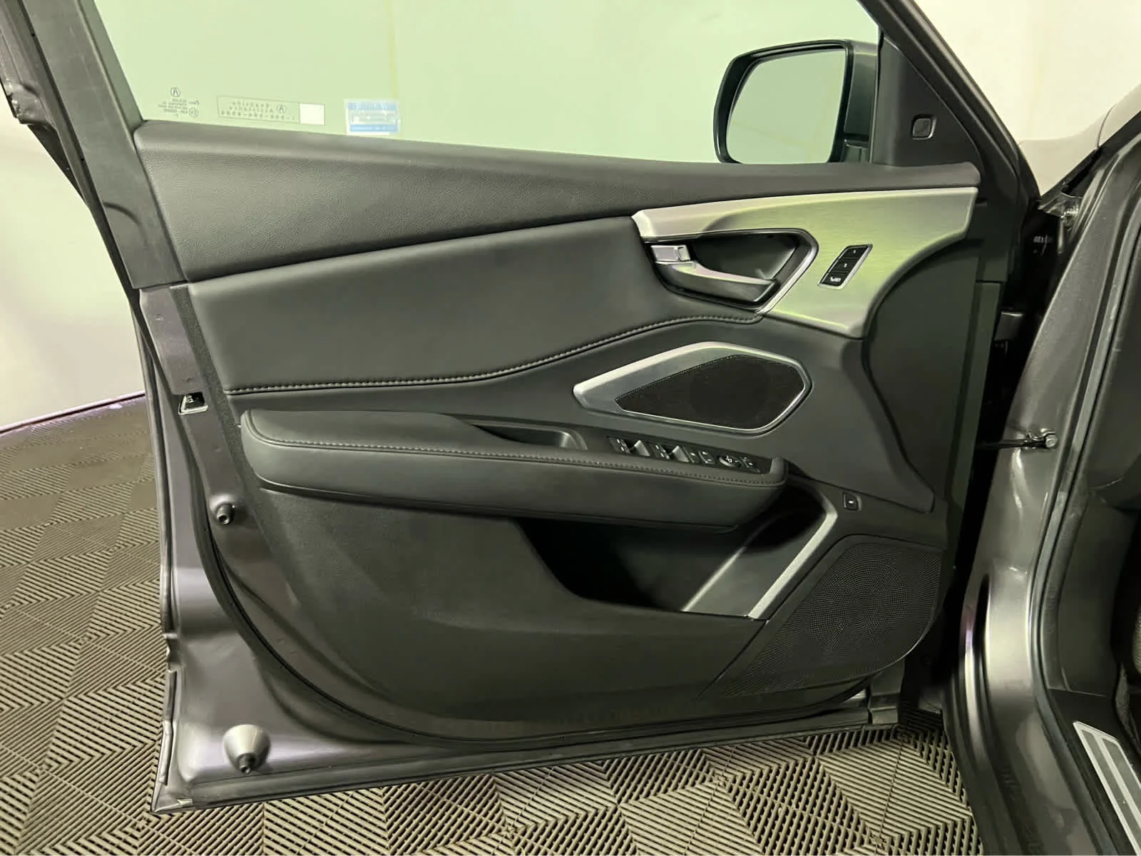 Certified Used 2024 Liquid Carbon Metallic Acura  image 23
