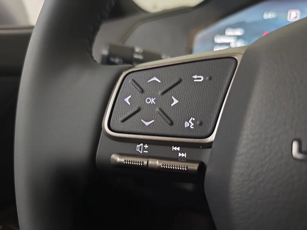 New 2026 Iridium Lexus PREMIUM AWD image 17