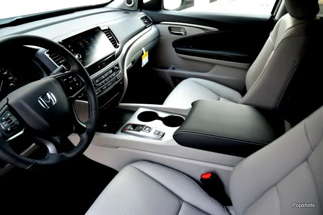 New 2026 Platinum White Honda RTL image 7