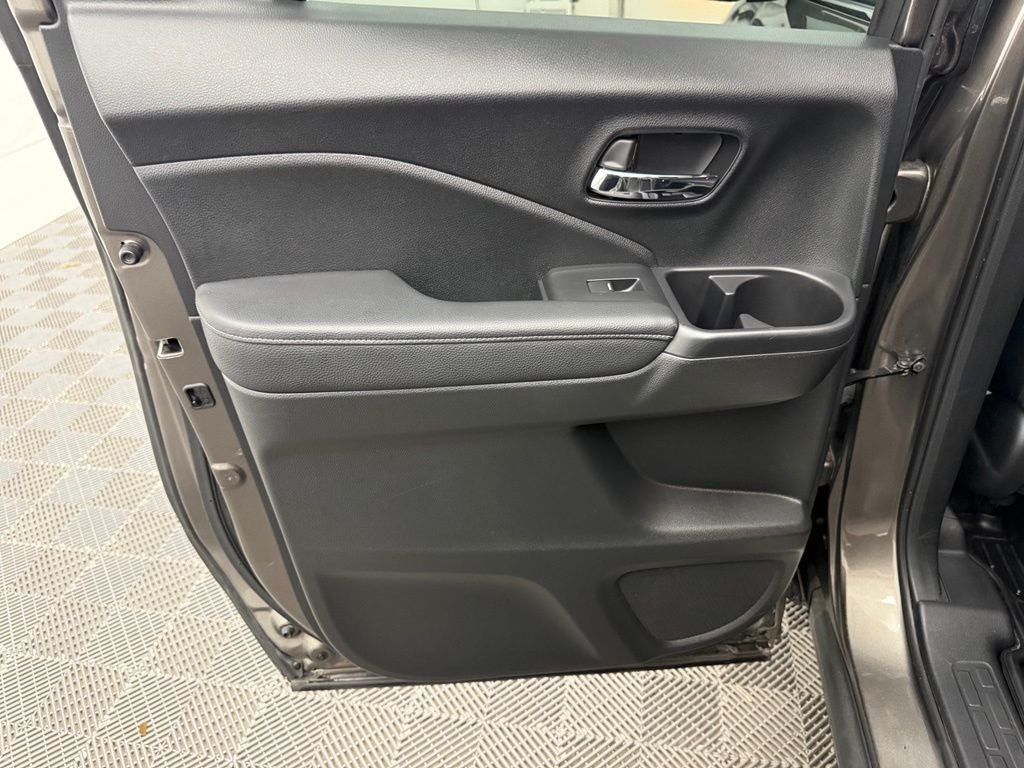 Used 2020 Pacific Pewter Metallic Honda RTL image 37