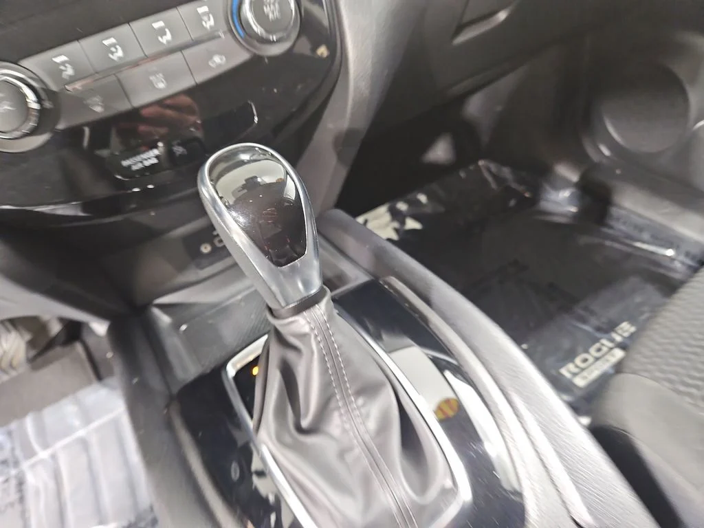 Used 2021 Black Nissan S image 23