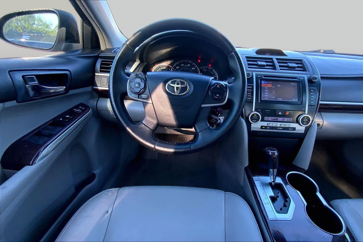 Used 2012 Magnetic Gray Metallic Toyota XLE image 5