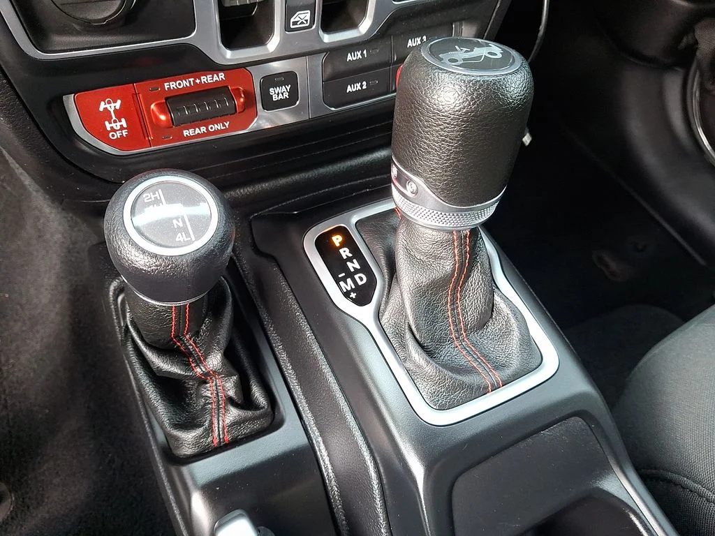 Used 2018 Granite Crystal Clearcoat Metallic Jeep Unlimited Rubicon image 15