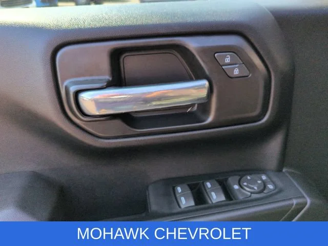 Used 2022 BLACK Chevrolet Custom image 23