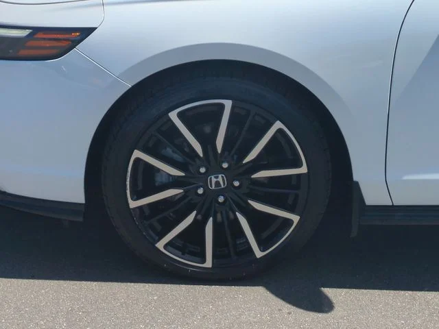 Used 2024  Honda Touring image 19