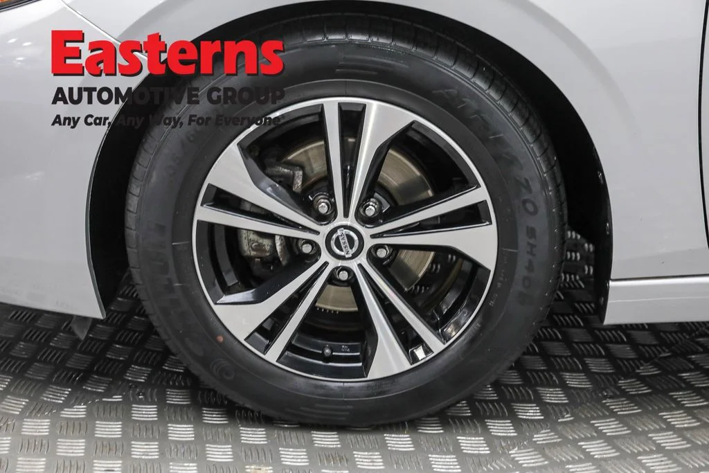 Used 2022 Silver Nissan SV image 31