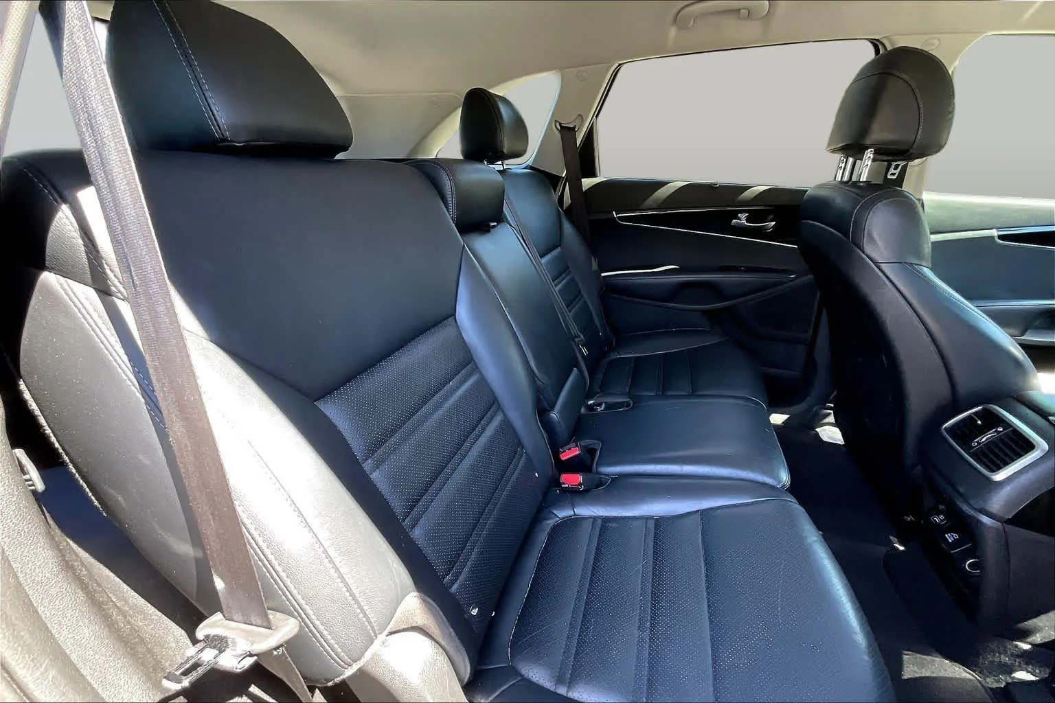 Used 2017 Snow White Pearl Kia EX image 20