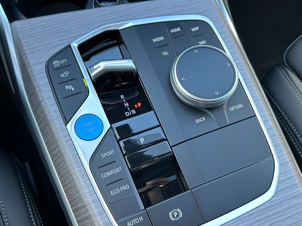 New 2026 Skyscraper Grey Metallic BMW eDrive40 image 28
