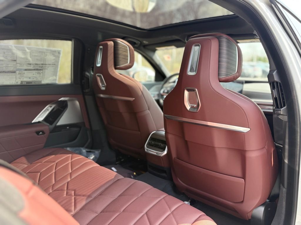 2025 BMW 7 Series 760i - Photo 21