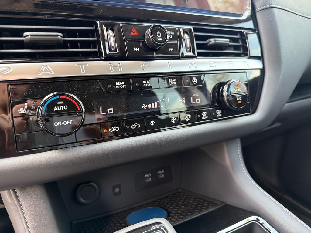 New 2026 Nissan Pathfinder SL 4D Sport Utility