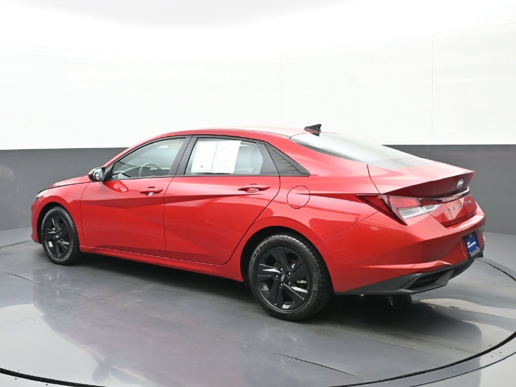 Certified Used 2022 Red Hyundai SEL image 5
